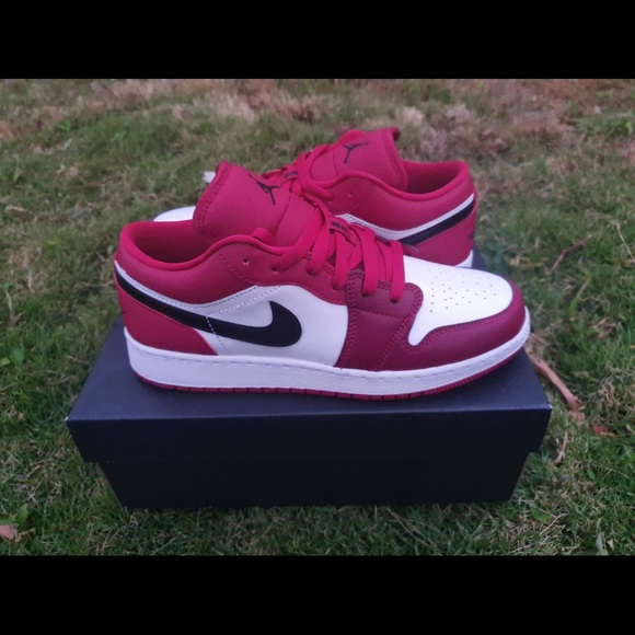 Jordan retro 1 noble red🍓 - Picture 6 of 6